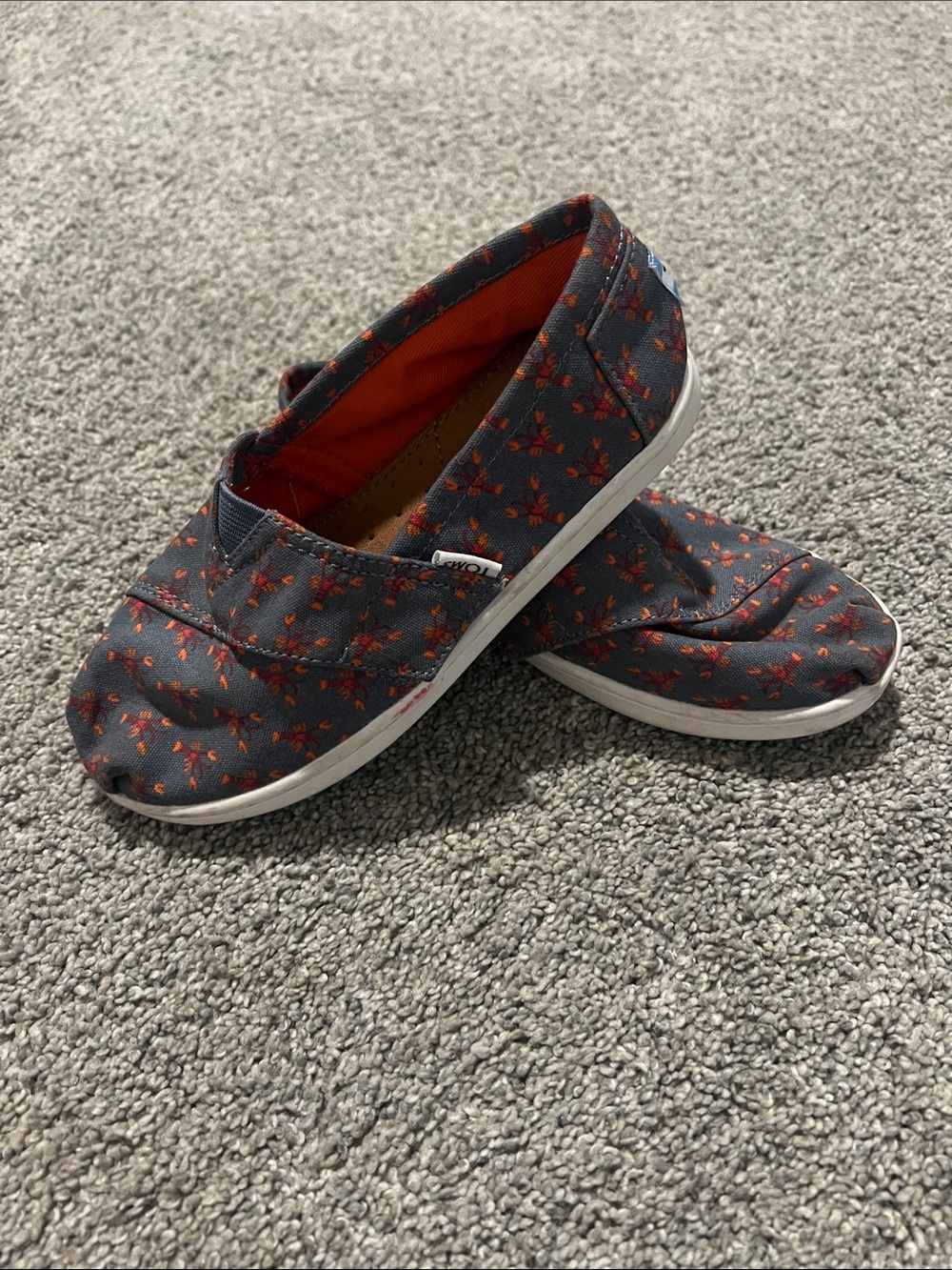 TOMS Kids Slip-On in Charcoal with Orange Lobsters